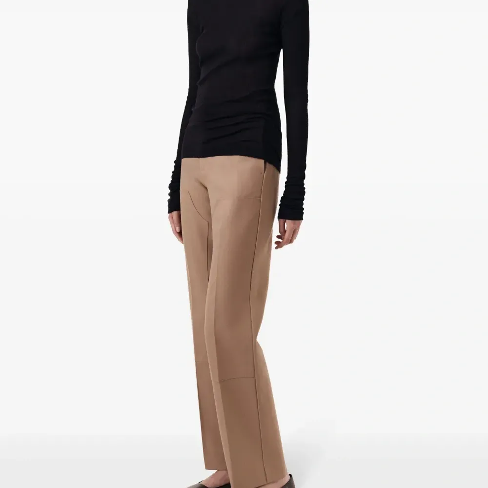 Топ с длинными рукавами