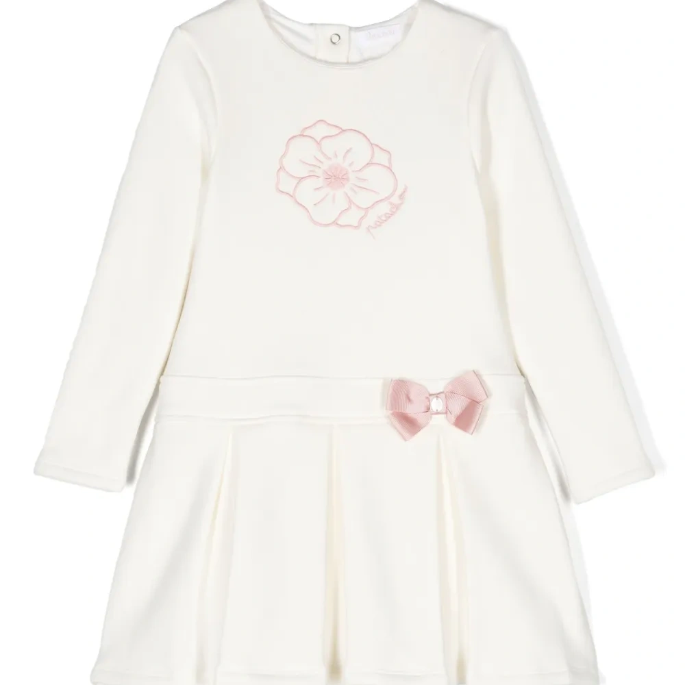 Платье с вышитым логотипом