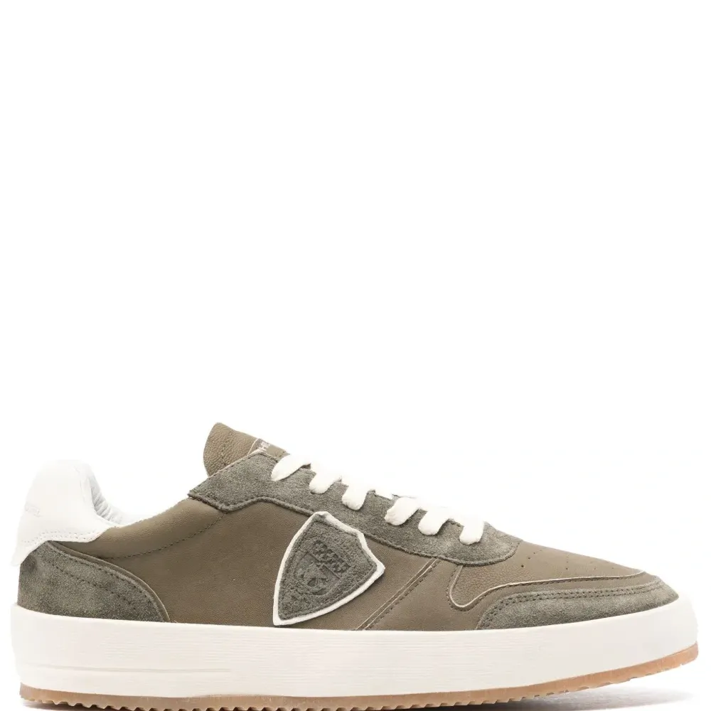 Кеды с нашивкой-логотипом