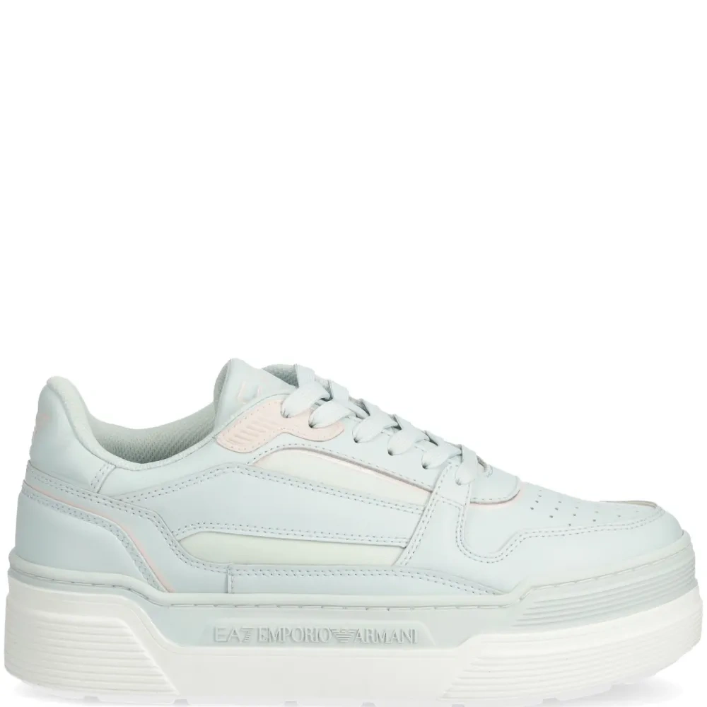 Кроссовки со вставками