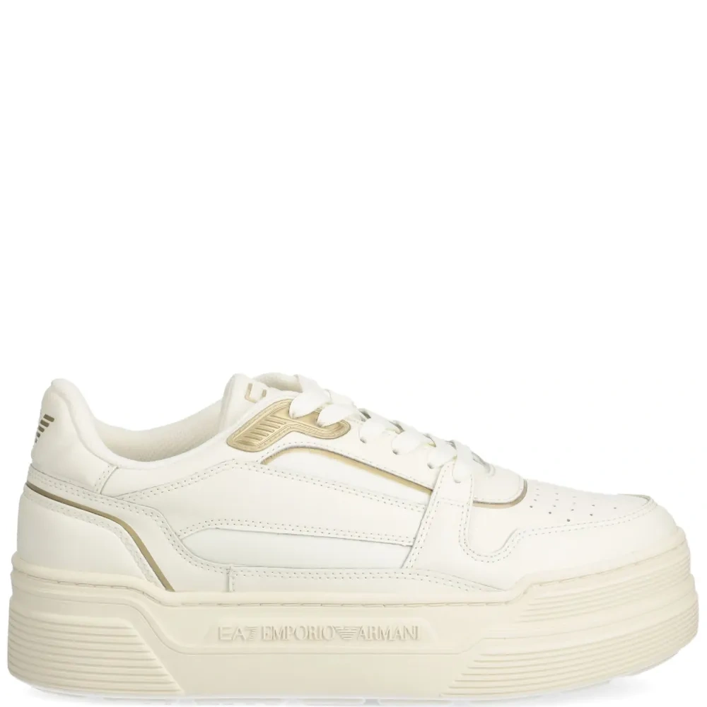 Кроссовки на шнуровке