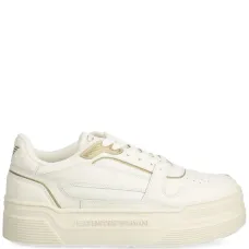 Кроссовки на шнуровке