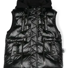 Куртка с нашивкой-логотипом