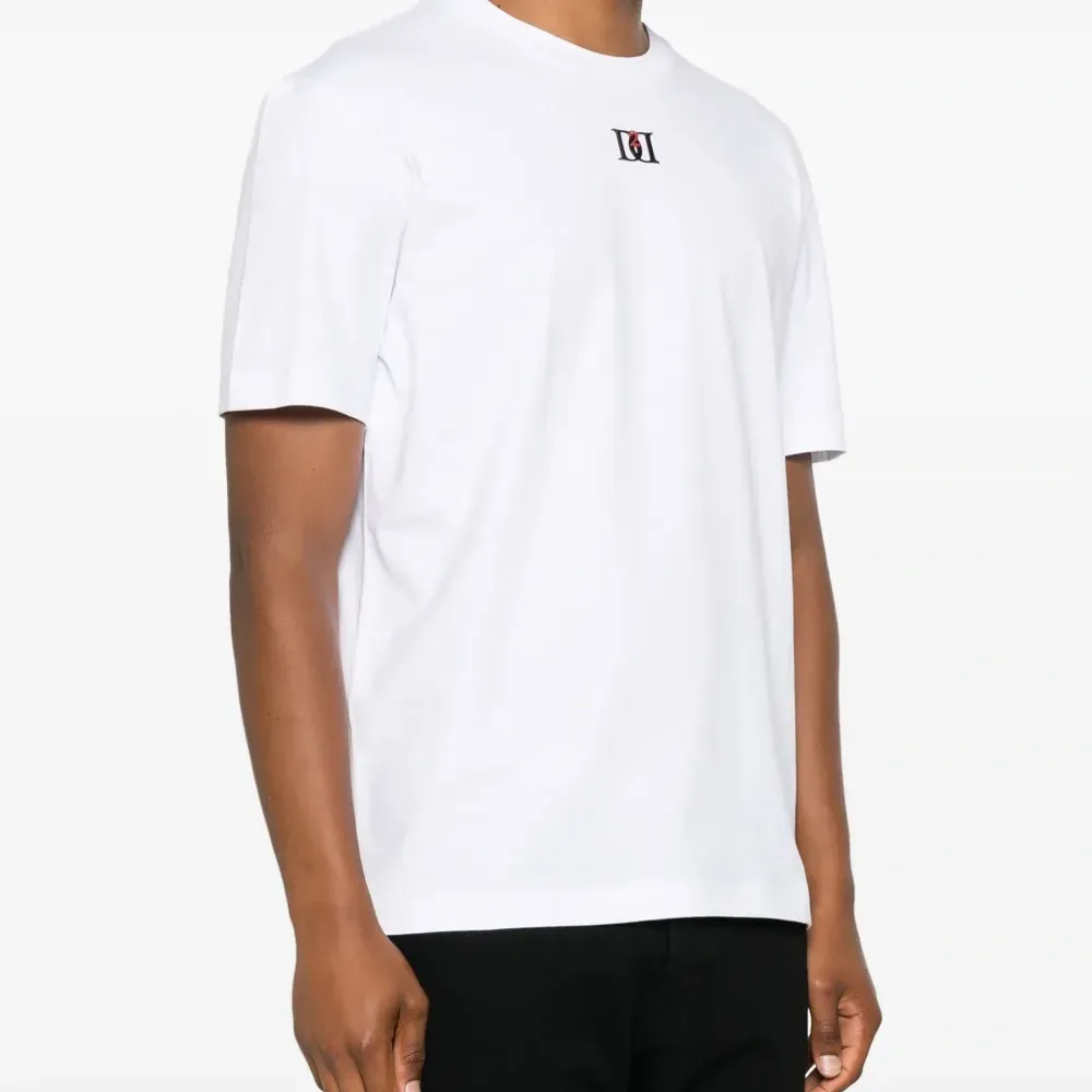 Футболка с логотипом