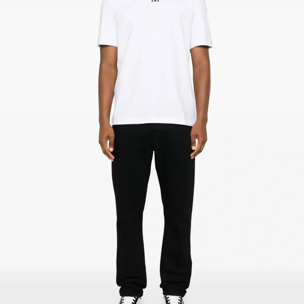 Футболка с логотипом