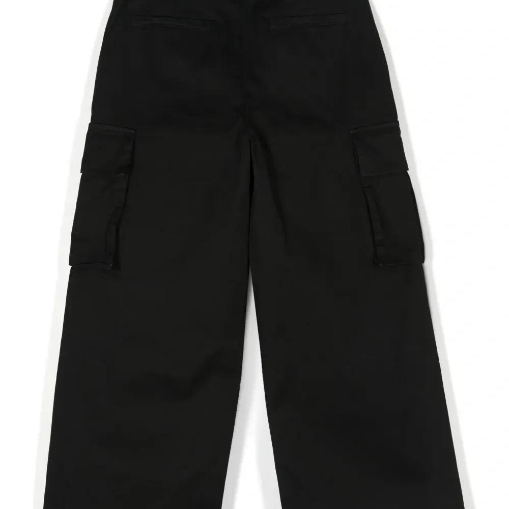 Брюки карго с вышитым логотипом