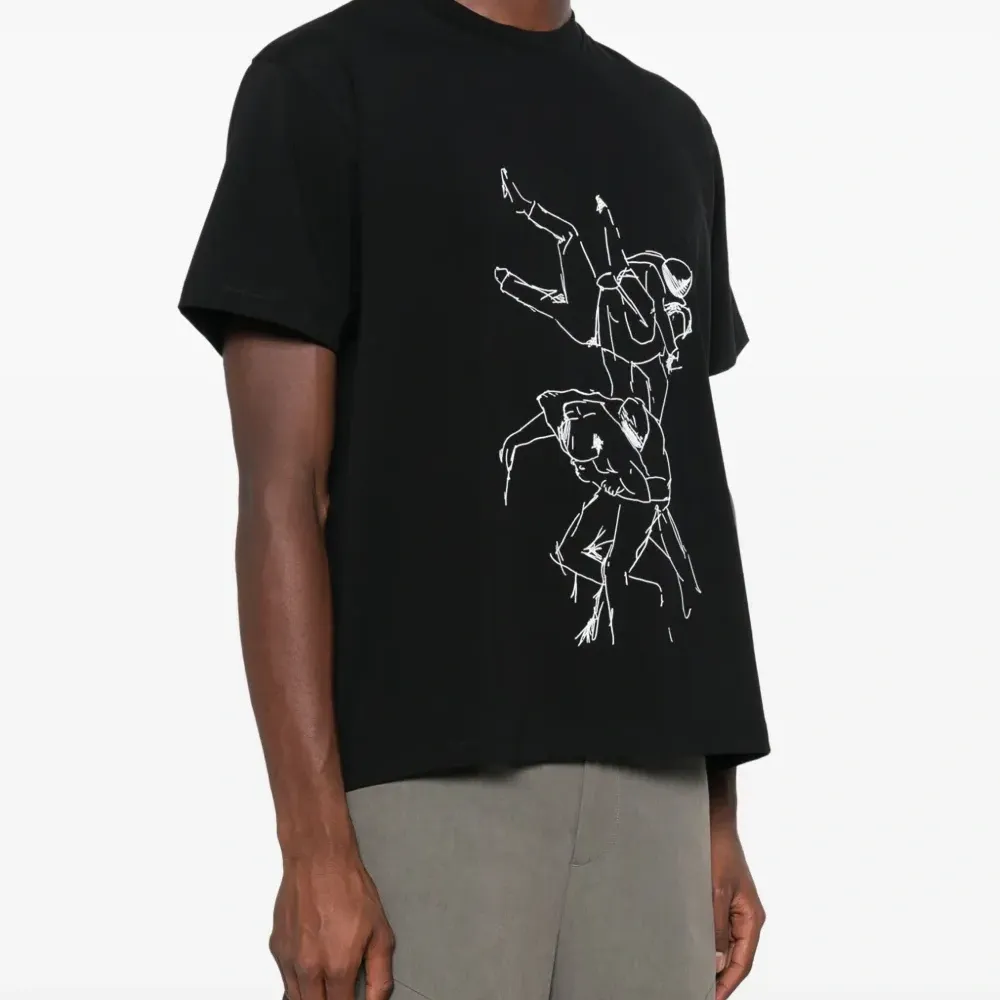 Футболка с принтом Shelter