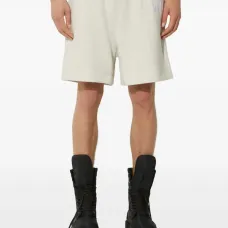 Шорты с вышитым логотипом