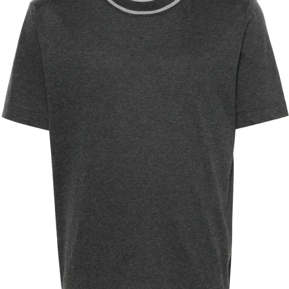 Футболка с контрастным воротником