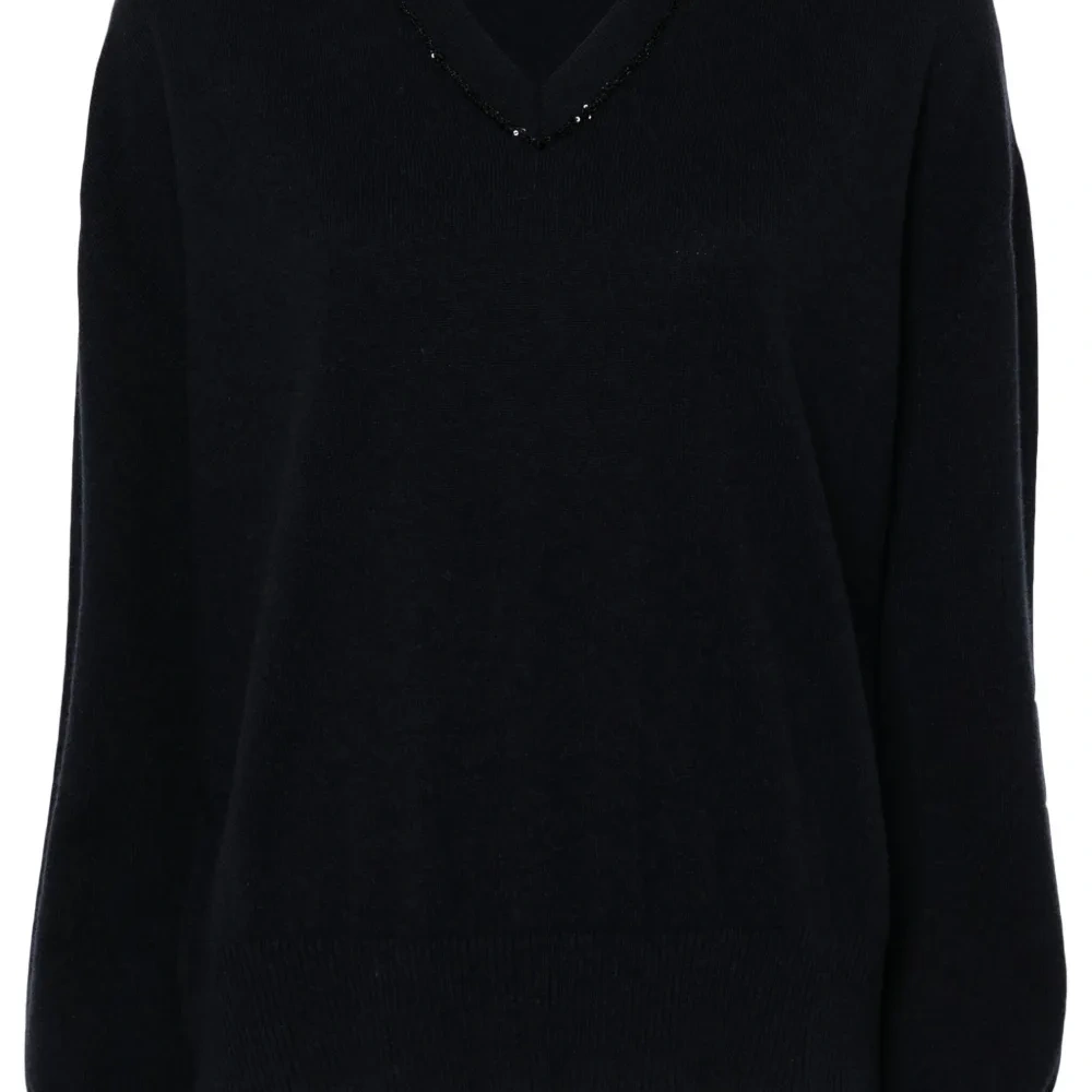 Свитер с пайетками