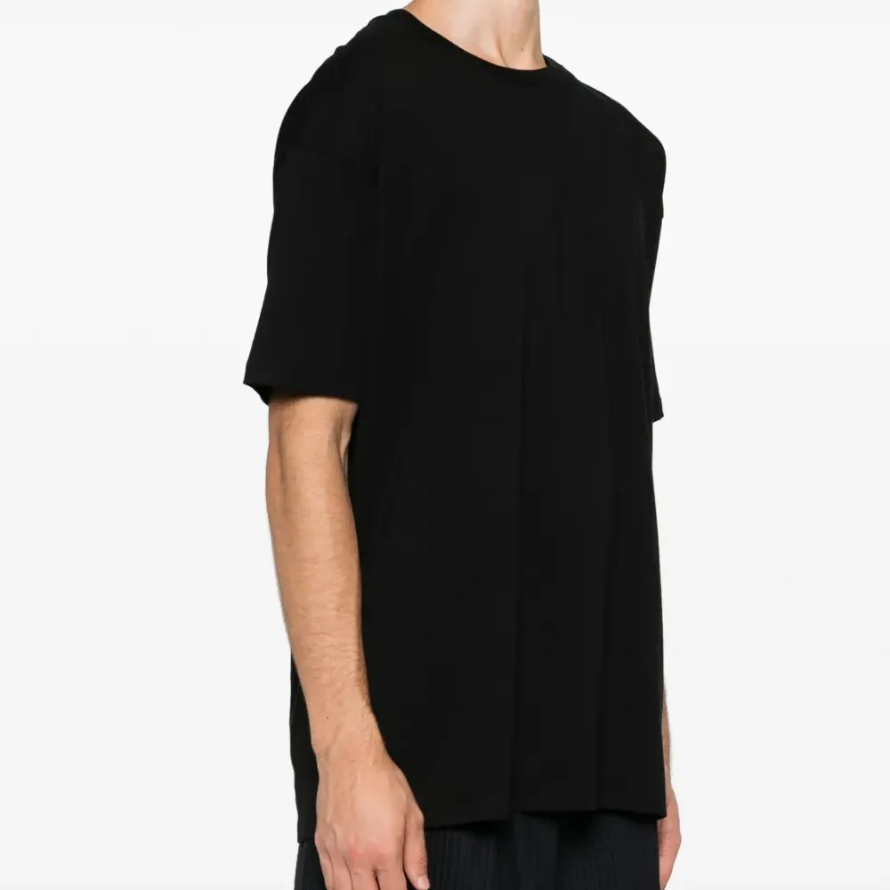 Футболка с круглым вырезом