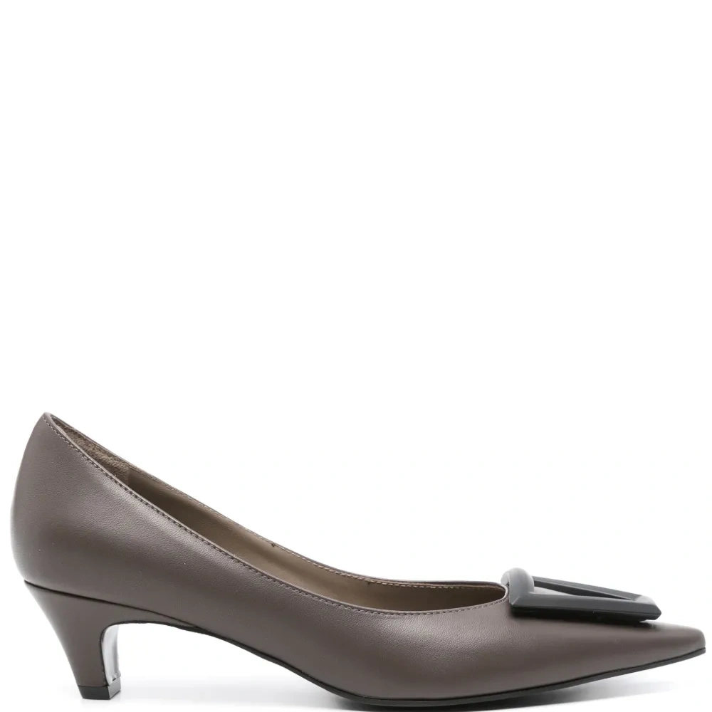 Туфли-лодочки с заостренным носком