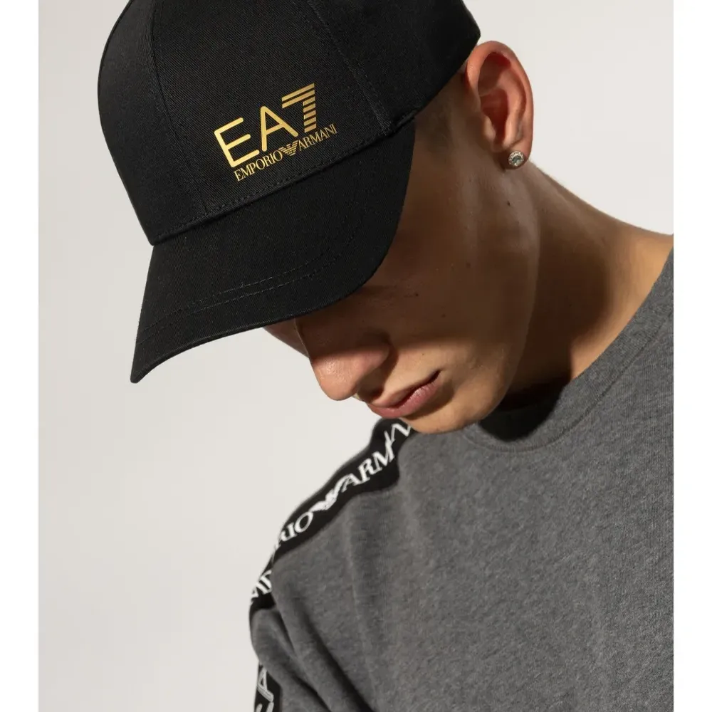 Бейсболка с логотипом Бейсболка с логотипом