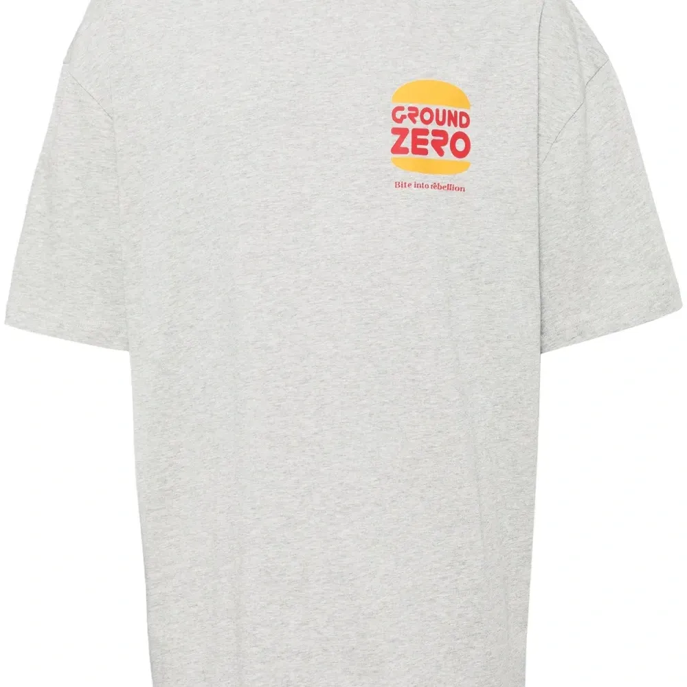 Футболка с логотипом