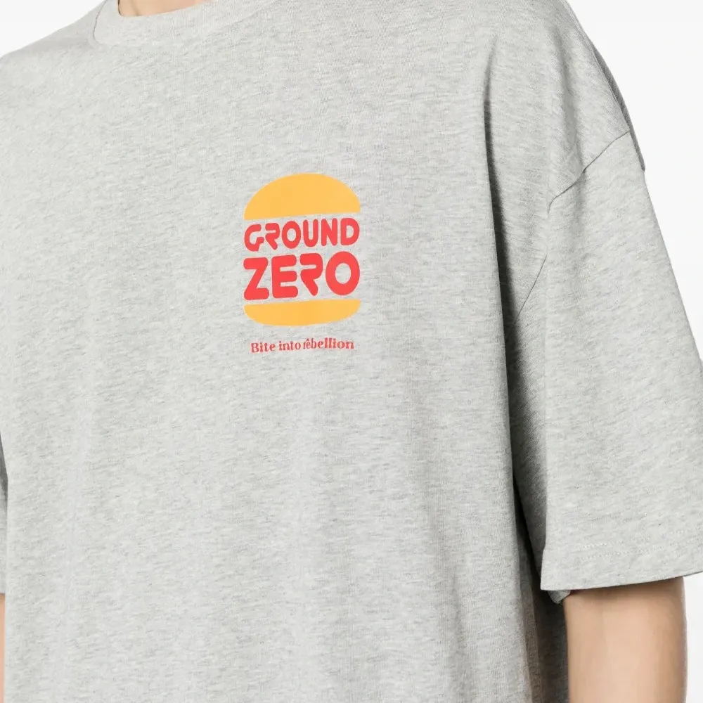 Футболка с логотипом