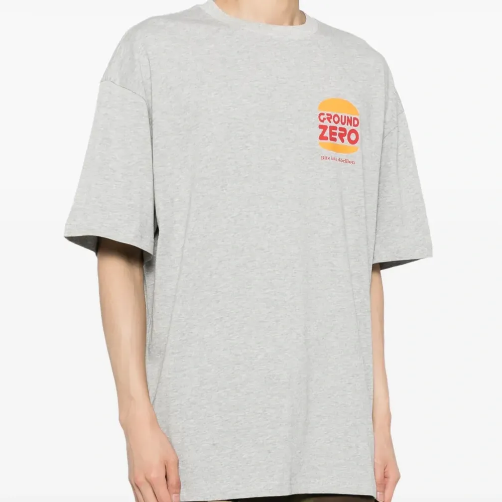 Футболка с логотипом