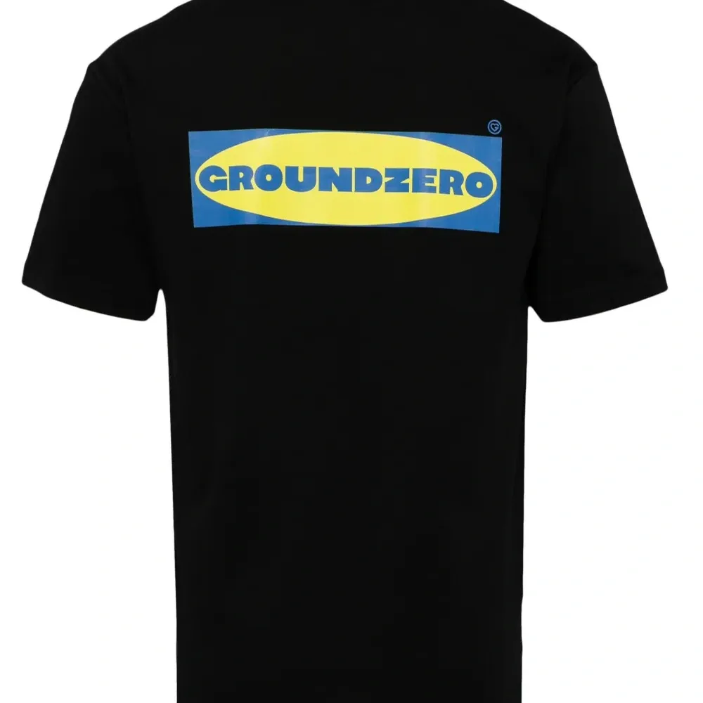 Футболка с логотипом