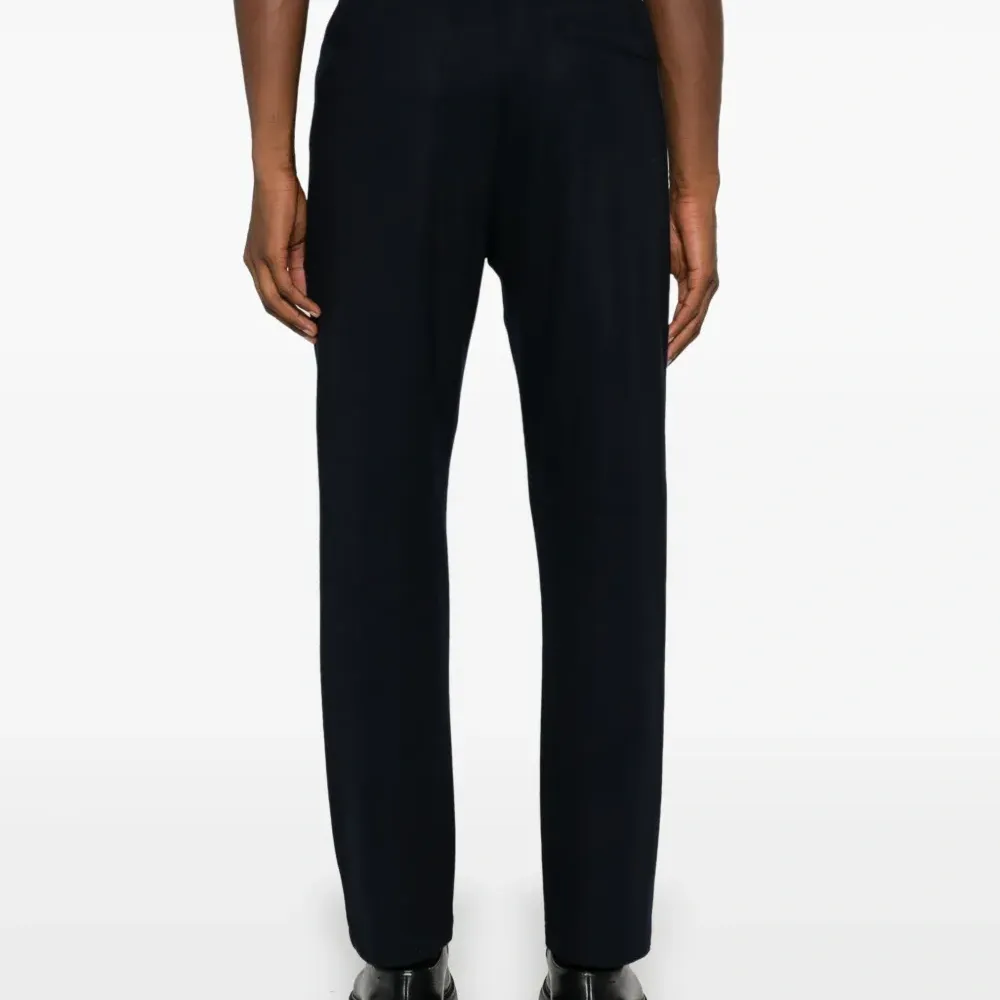 Зауженные спортивные брюки