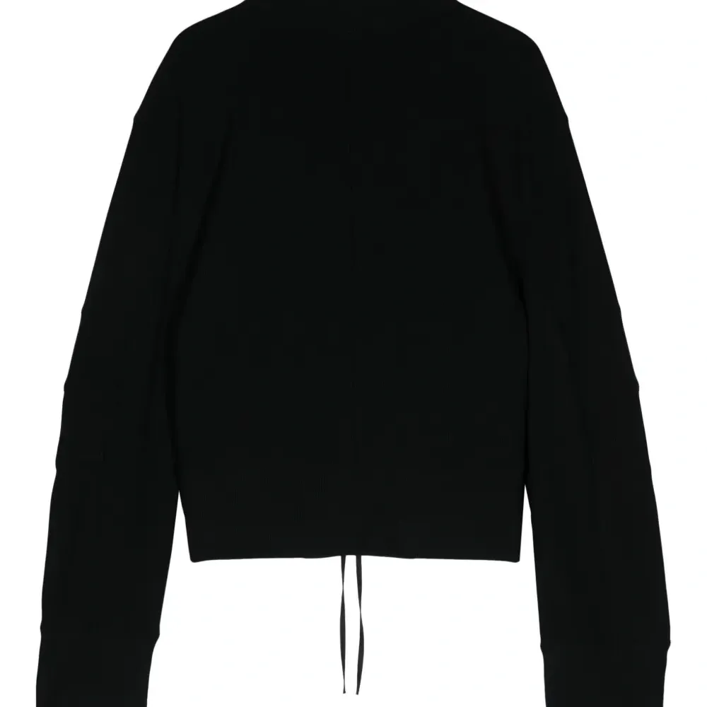 Свитер в рубчик