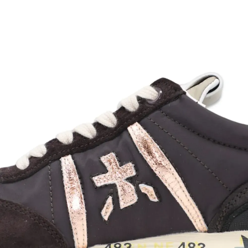 Кроссовки Conny