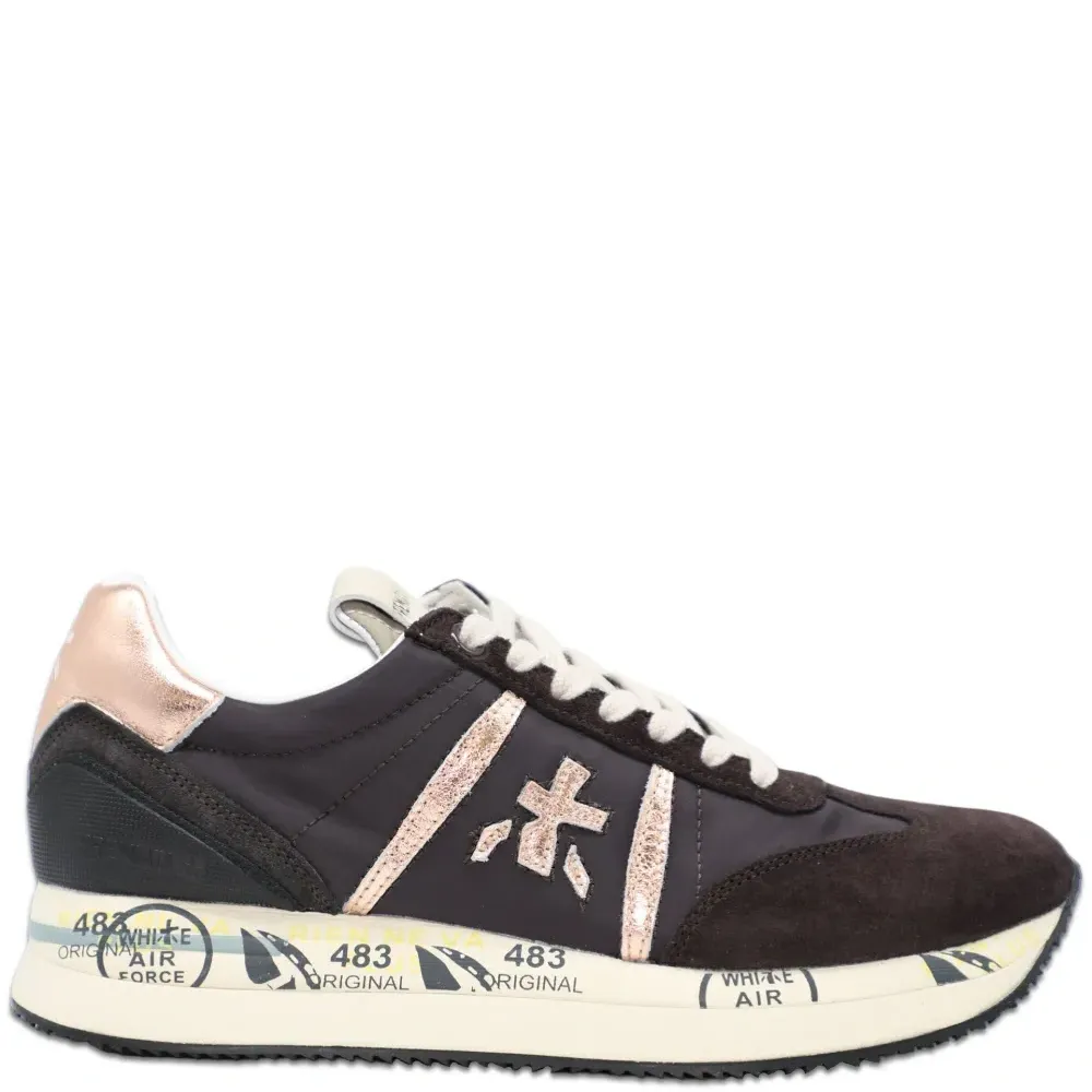 Кроссовки Conny