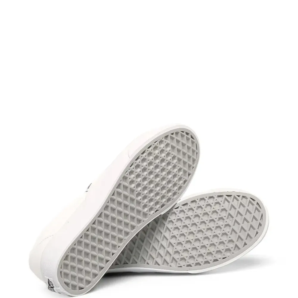 Слипоны с нашивкой-логотипом Слипоны с нашивкой-логотипом