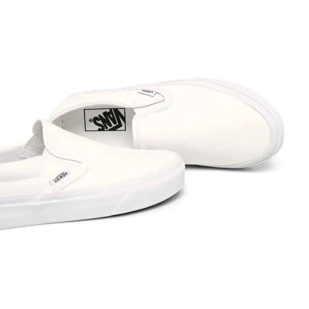 Слипоны с нашивкой-логотипом Слипоны с нашивкой-логотипом