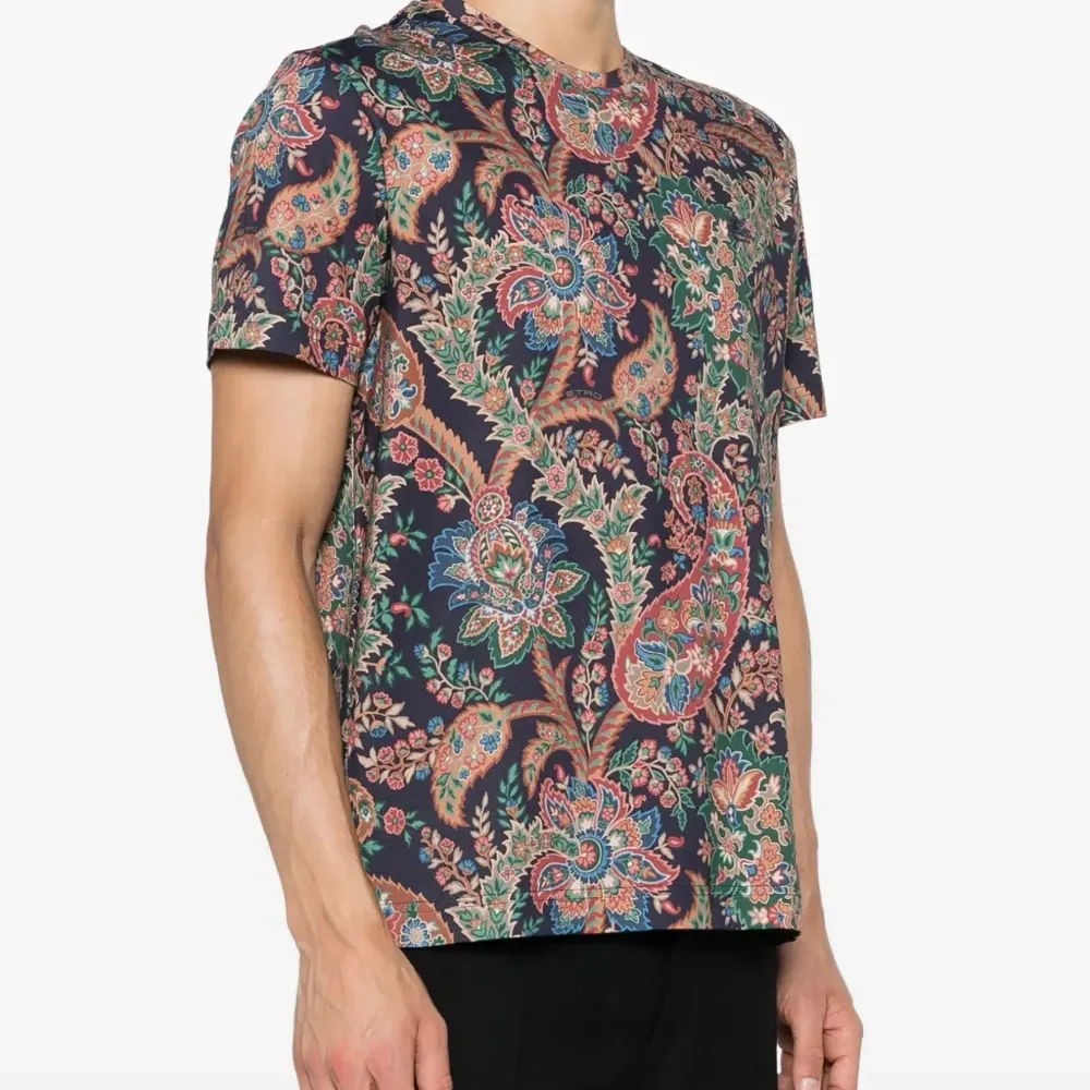 Футболка с принтом пейсли