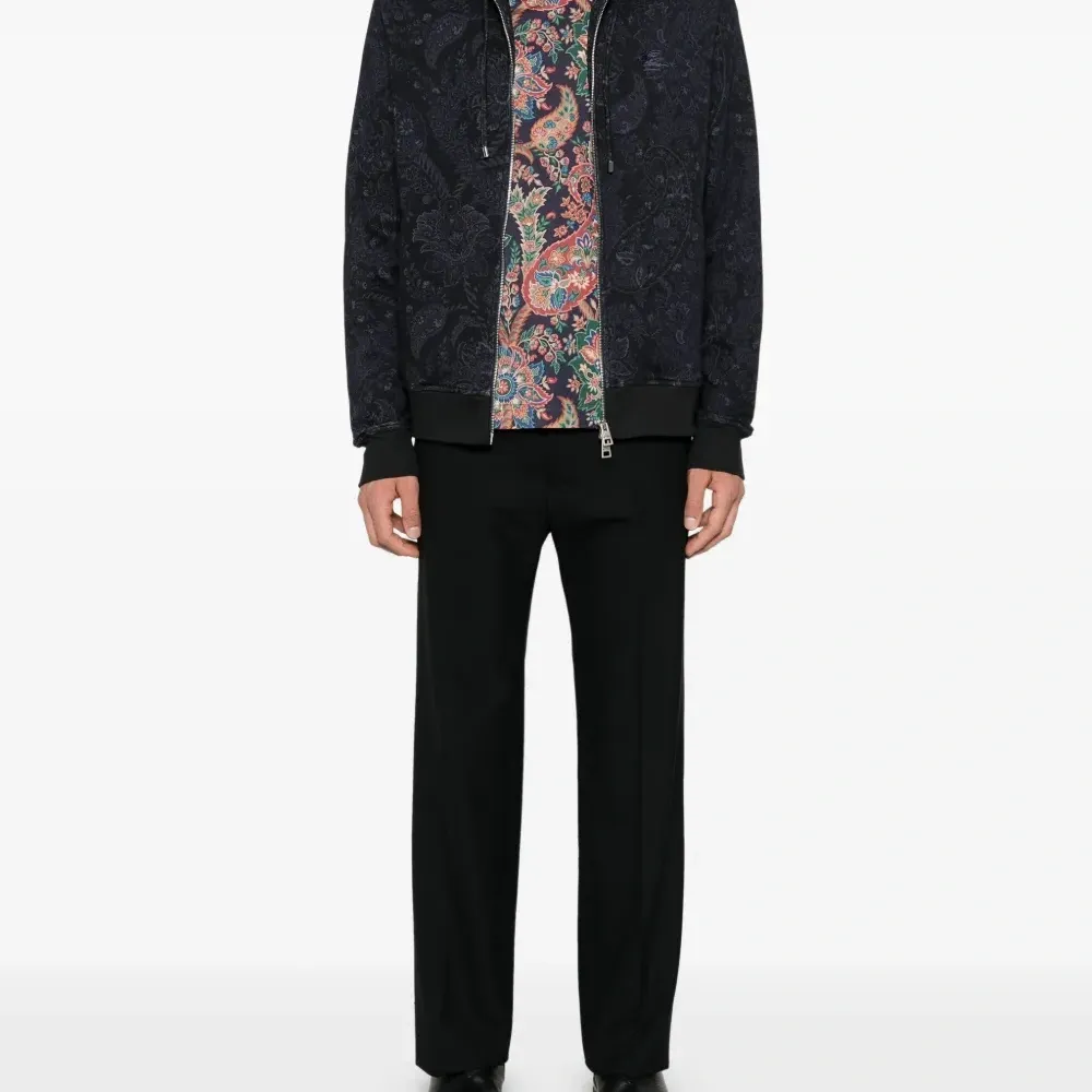 Футболка с принтом пейсли