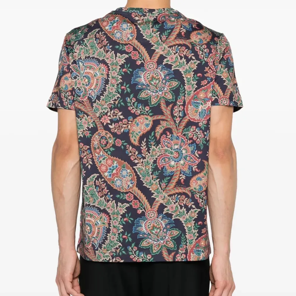 Футболка с принтом пейсли