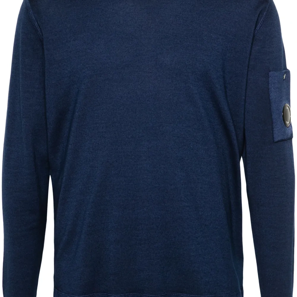 Свитер с декором Lens