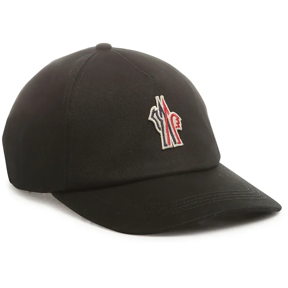 Кепка с логотипом