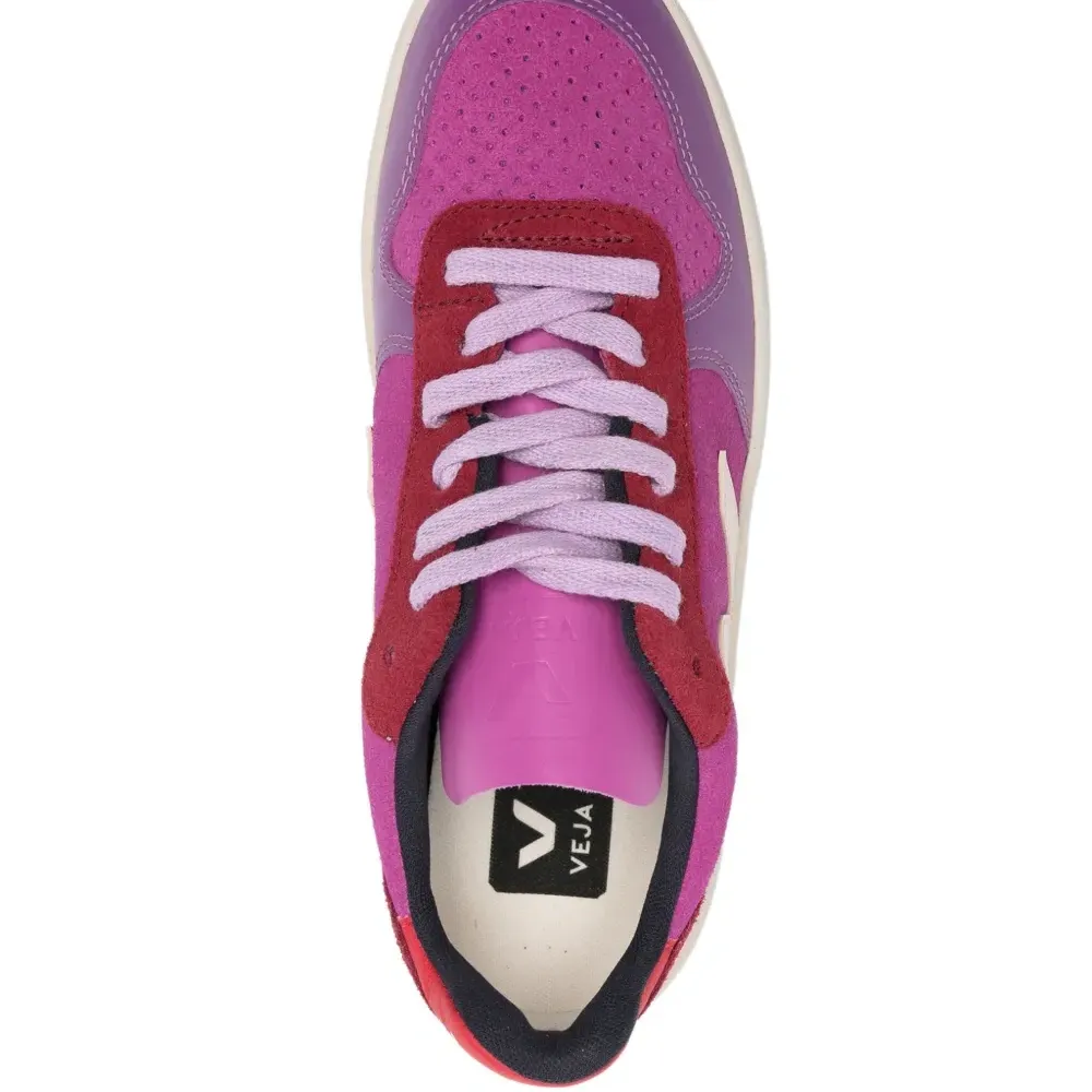 Кроссовки V-10