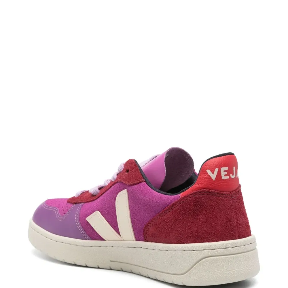 Кроссовки V-10