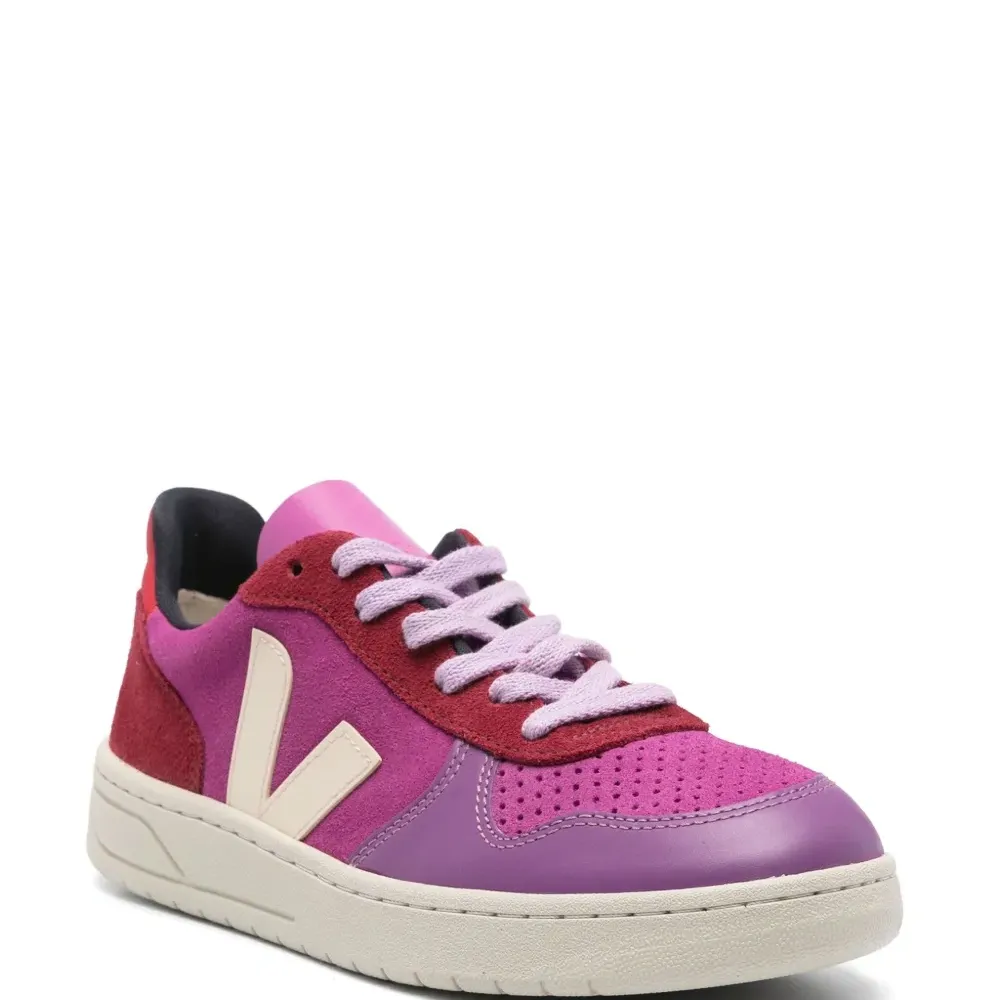 Кроссовки V-10