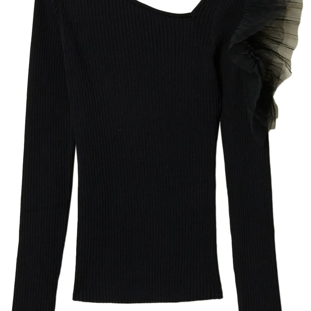 Топ с вырезами Топ с вырезами