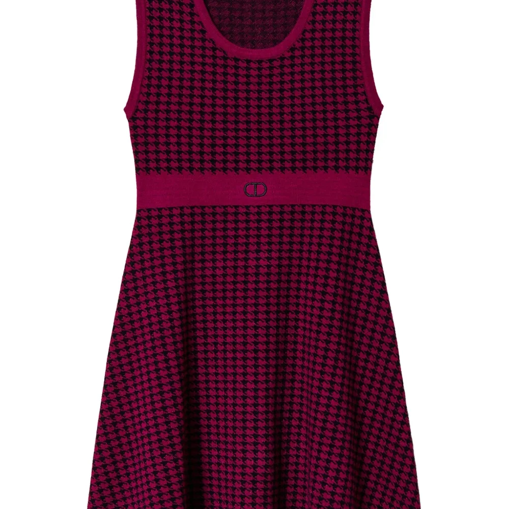 платье в ломаную клетку