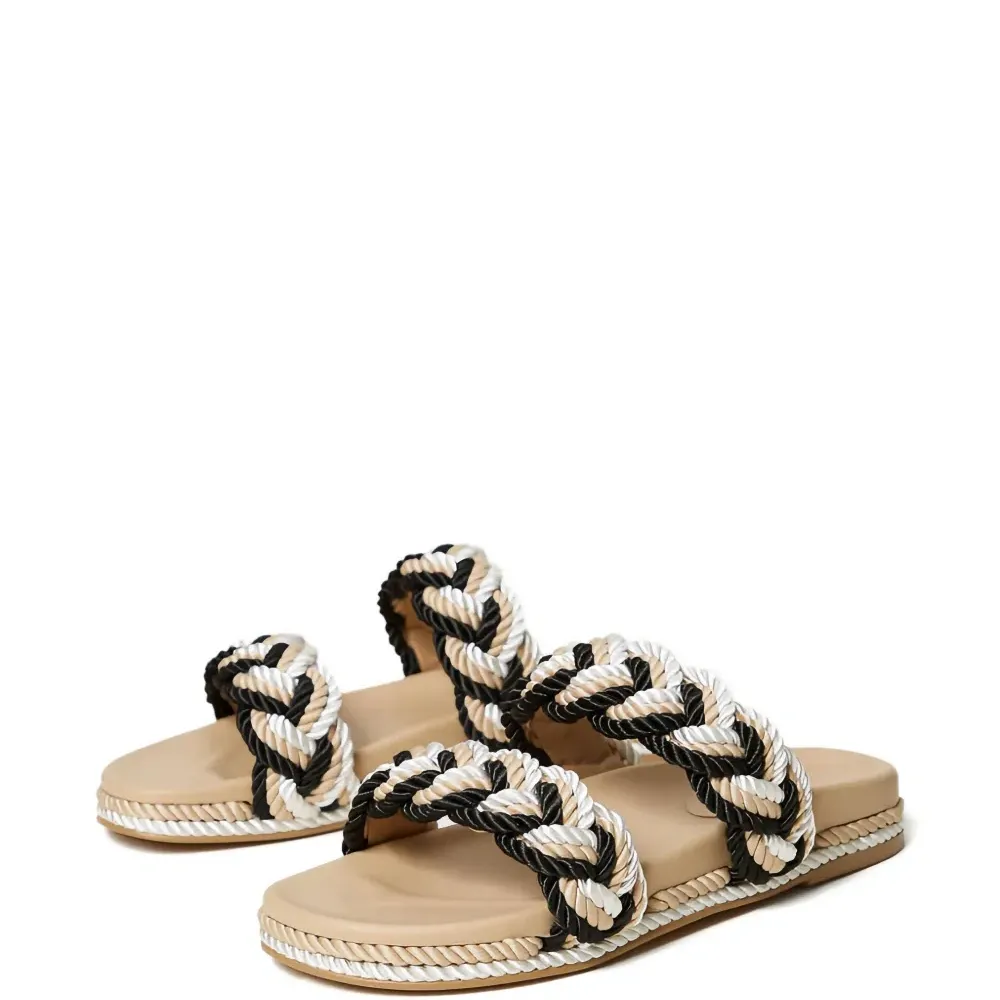 Сандалии с плетеными ремешками Сандалии с плетеными ремешками