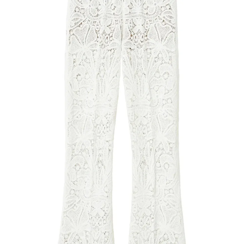 Брюки с кружевной вставкой