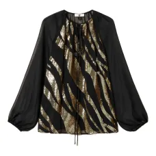 Блузка с пайетками
