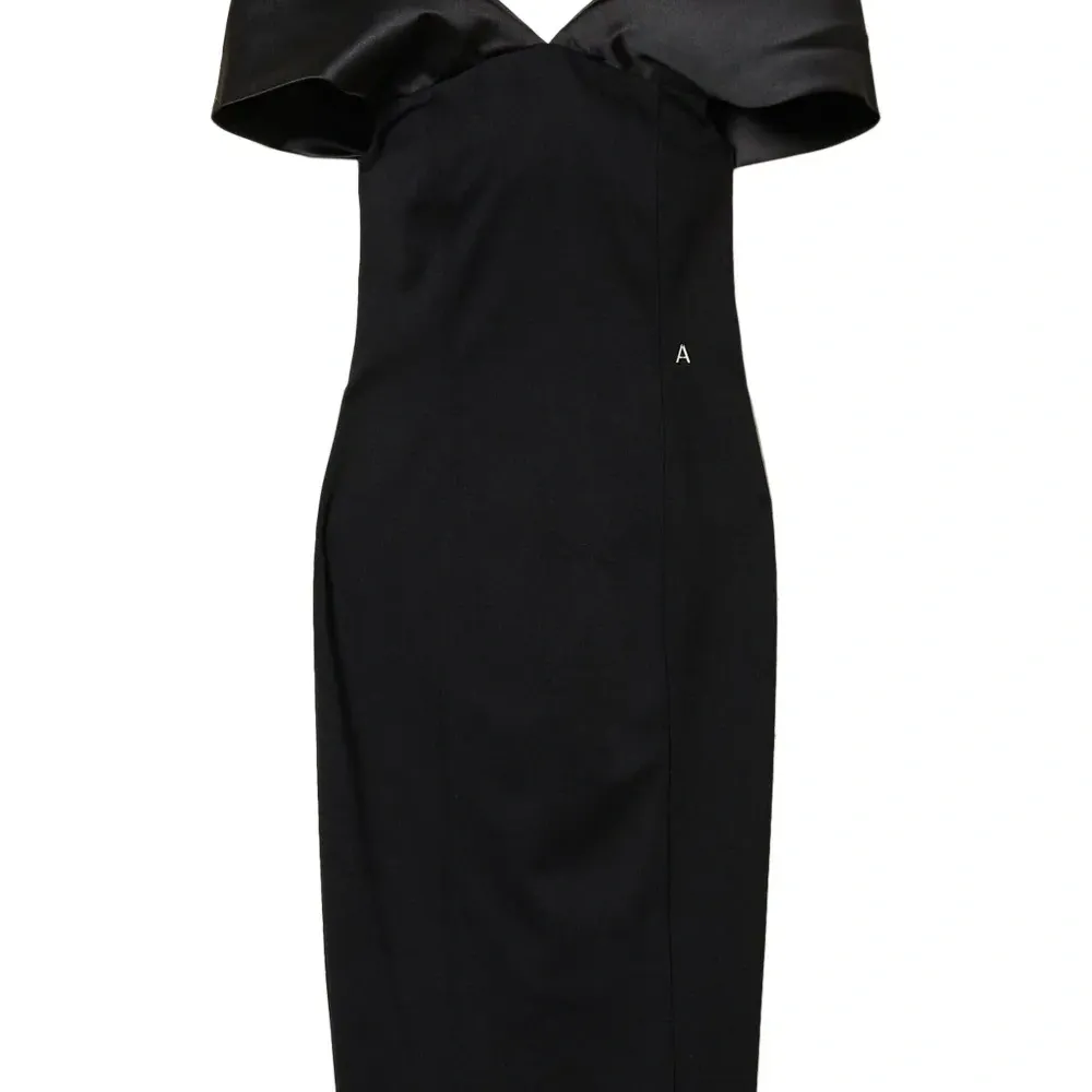 Платье миди с V-образным вырезом