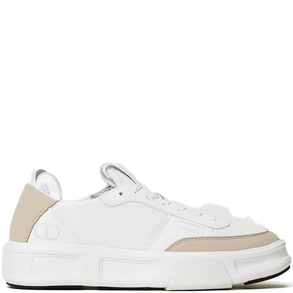 Кроссовки в двух тонах