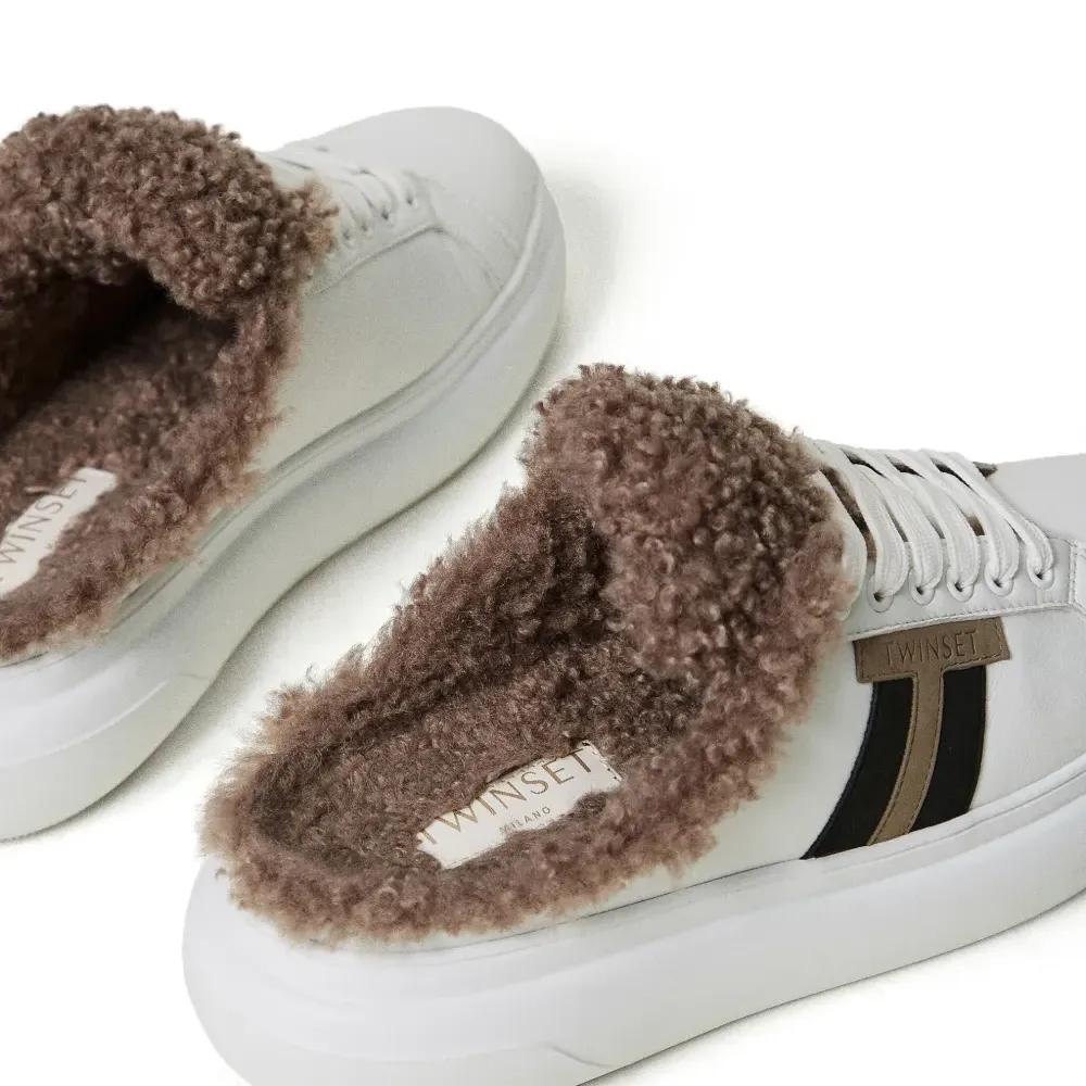 Кроссовки из овчины