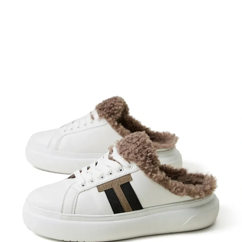 Кроссовки из овчины