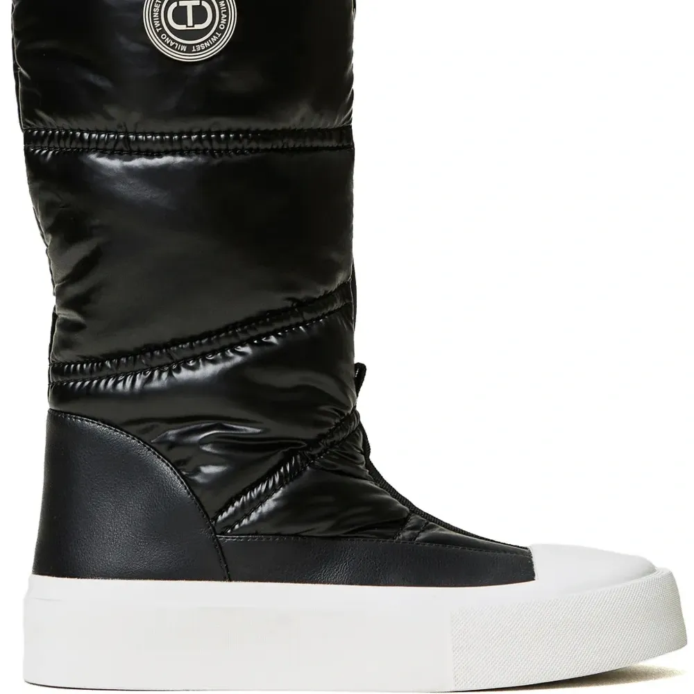 Дутые сапоги с логотипом Дутые сапоги с логотипом