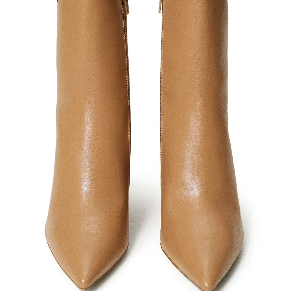 Ботильоны с логотипом