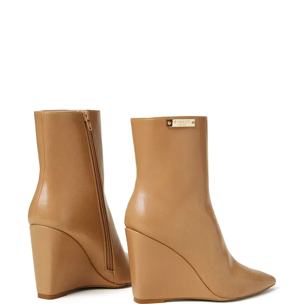 Ботильоны с логотипом