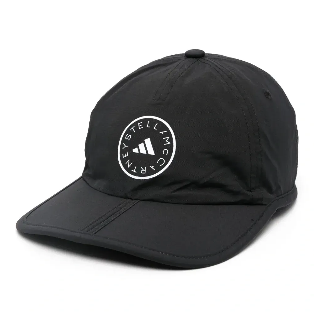 кепка с логотипом