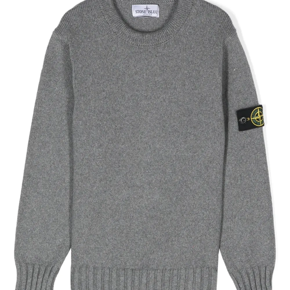 Свитер с нашивкой Compass