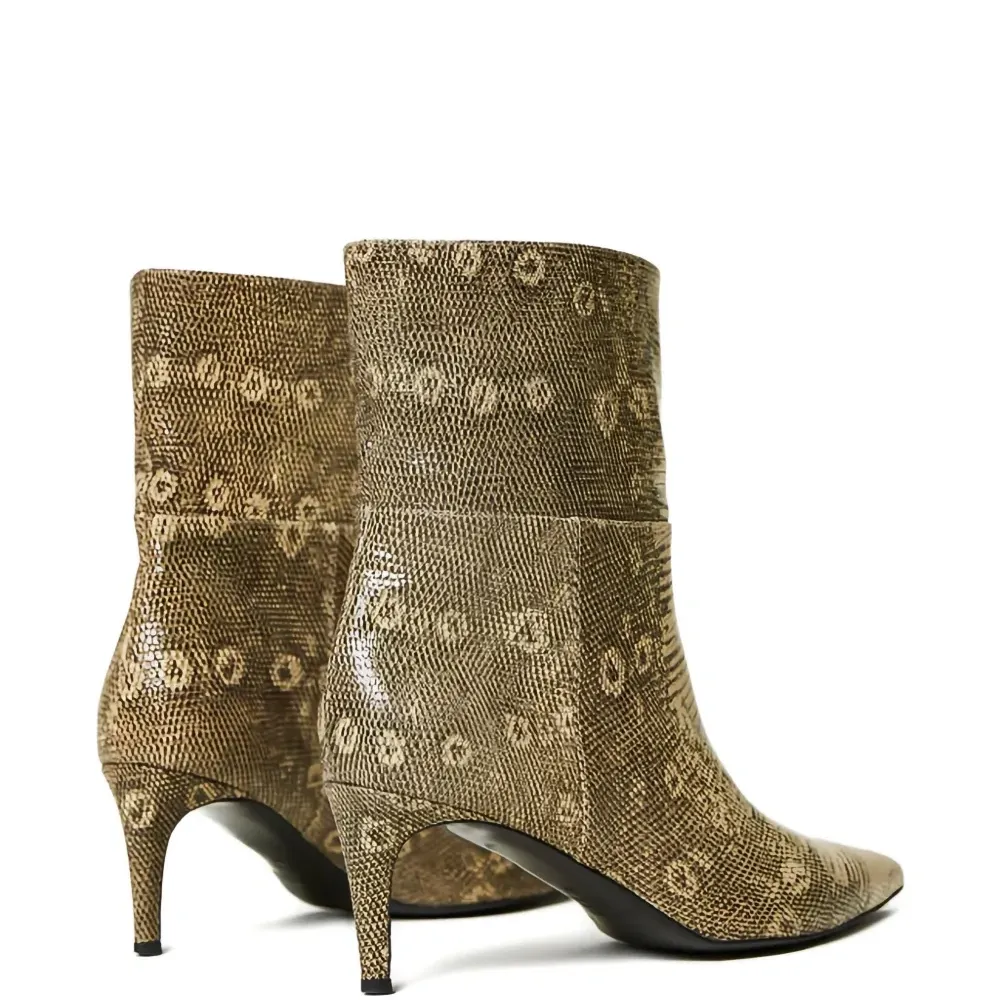 Ботильоны с заостренным носком и принтом Ботильоны с заостренным носком и принтом